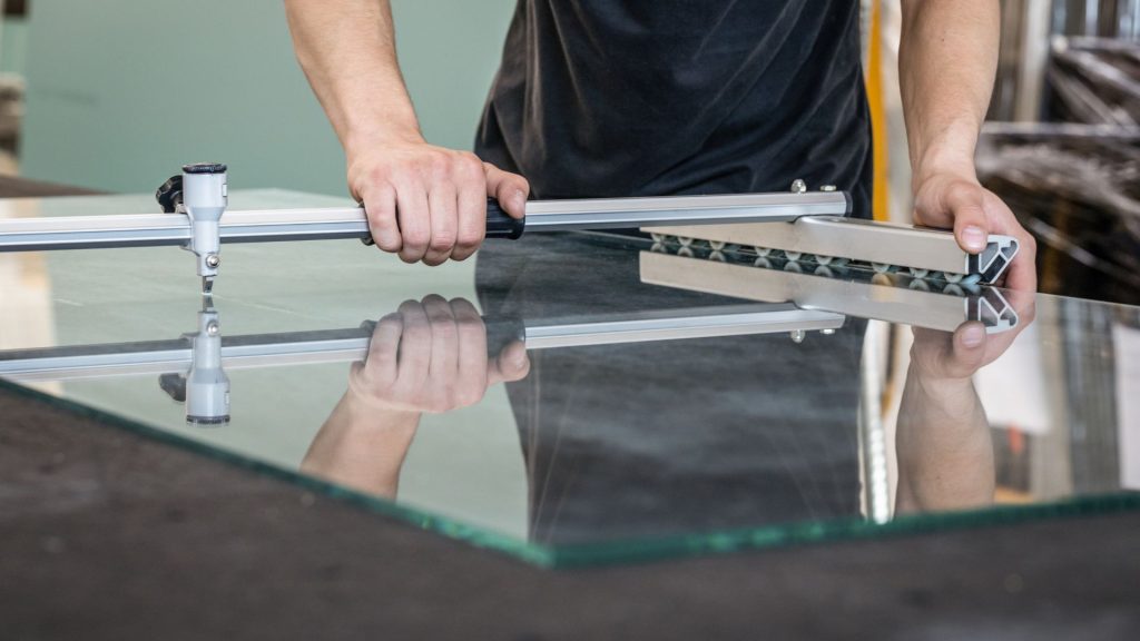 Couper du verre avec un outil rotatif