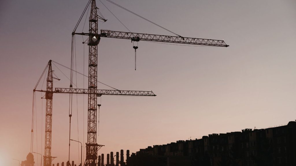 Quelle location de grue de chantier choisir selon votre besoin ?