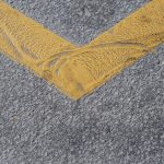 Comment choisir la bonne peinture en aérosol pour le marquage sur chantier ?