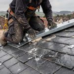 Faîtage de toiture : à quoi il sert, comment il s'use et quand le refaire